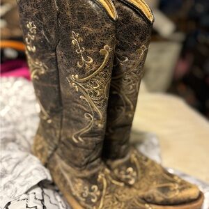 Circle G Brown and Gold Embroidered Boots
